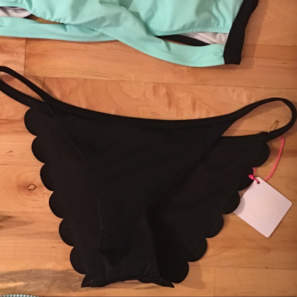 Bikini bottoms